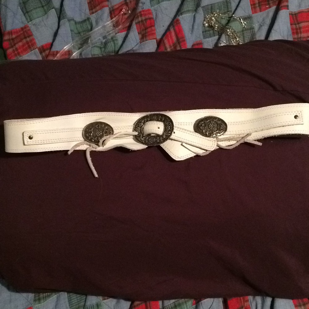 ! White Belt - Picture 2 of 6